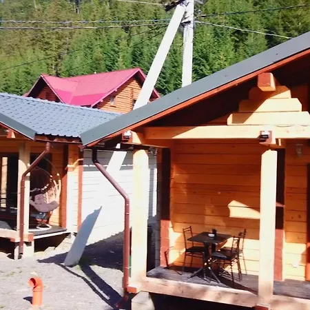 Berloga-sinevir Herberg Synevyrsʼka Polyana