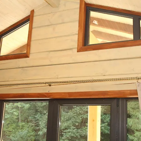 Berloga-sinevir Herberg Synevyrsʼka Polyana