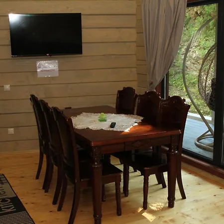 Mini-hôtel Berloga-sinevir Synevyrsʼka Polyana