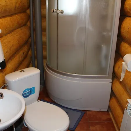 Berloga-sinevir Herberg Synevyrsʼka Polyana