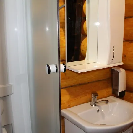 Berloga-sinevir Mini-hôtel Synevyrsʼka Polyana