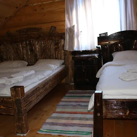 Berloga-sinevir Mini-hôtel Synevyrsʼka Polyana