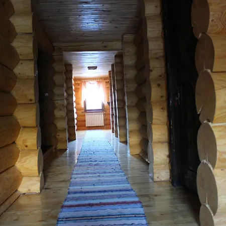 Berloga-sinevir Mini-hôtel Synevyrsʼka Polyana